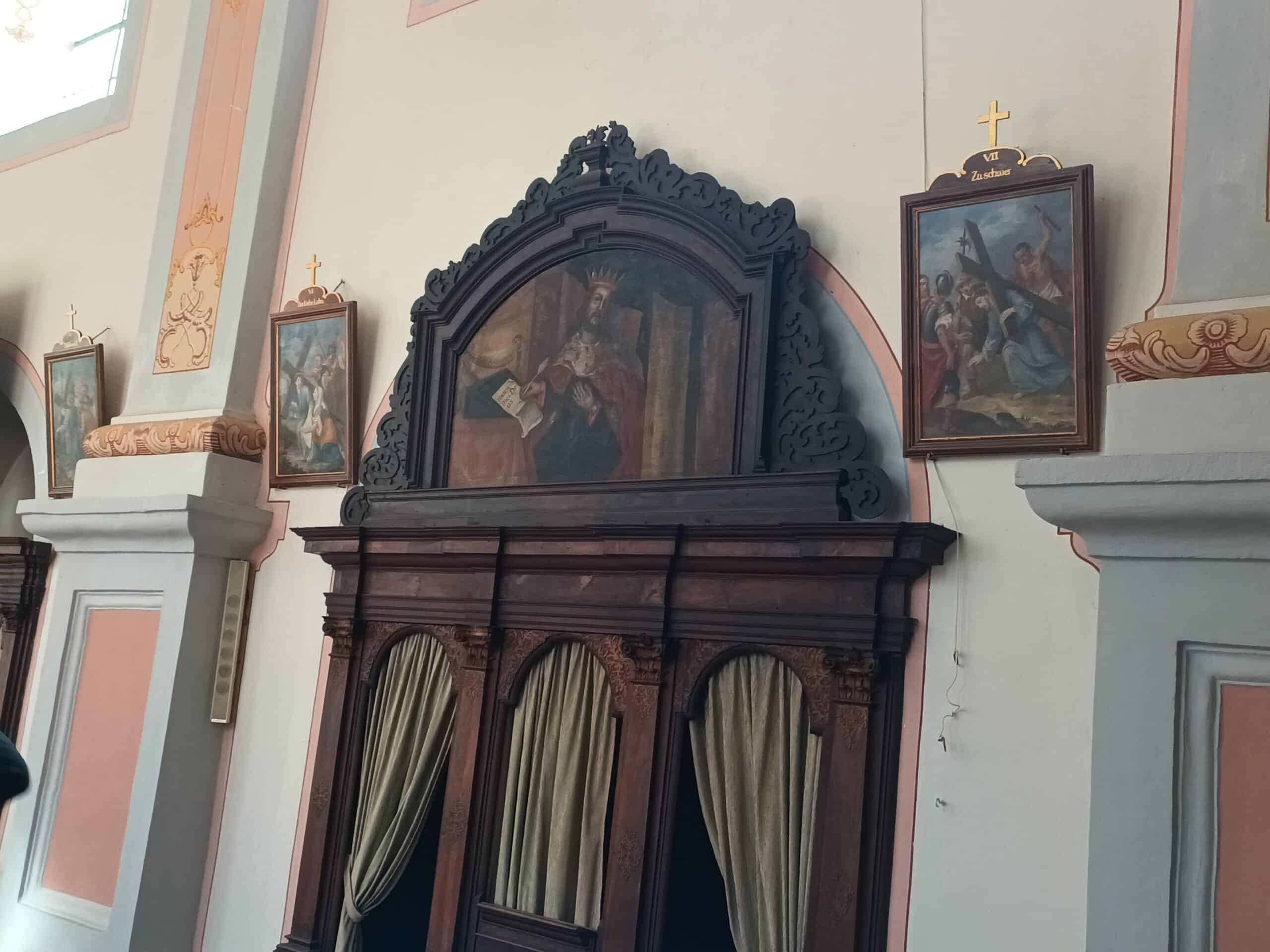 Geschnitzte Beichtstühle – Karmeliterkirche St. Josef