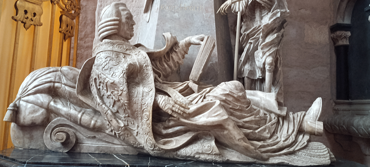 Trier - Der Trierer Dom 33 Das Grabmal von Johann Philipp von Walderdorff