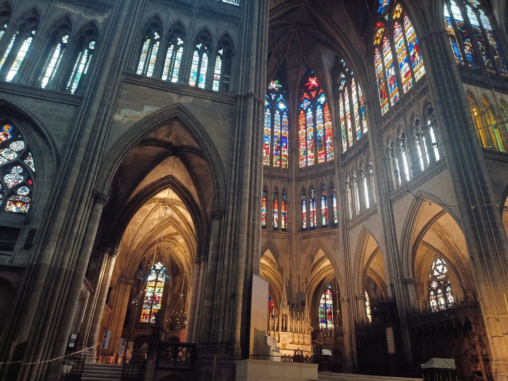 Kathedrale entlang des Pilgerwegs – Ein beeindruckendes Zeugnis der Geschichte und des Glaubens.