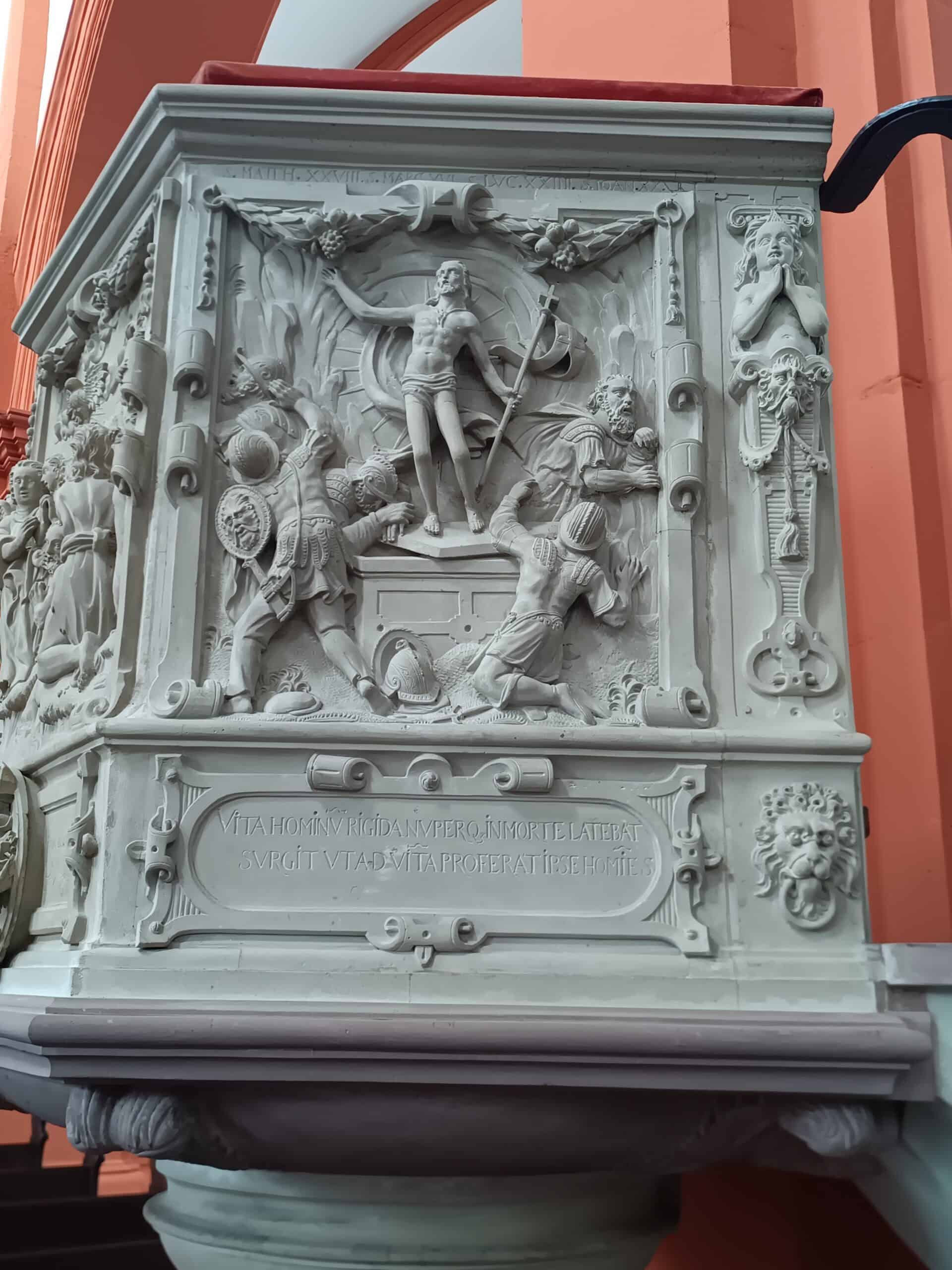 Reliefgeschmückte Kanzel – Basilika St. Salvator Prüm