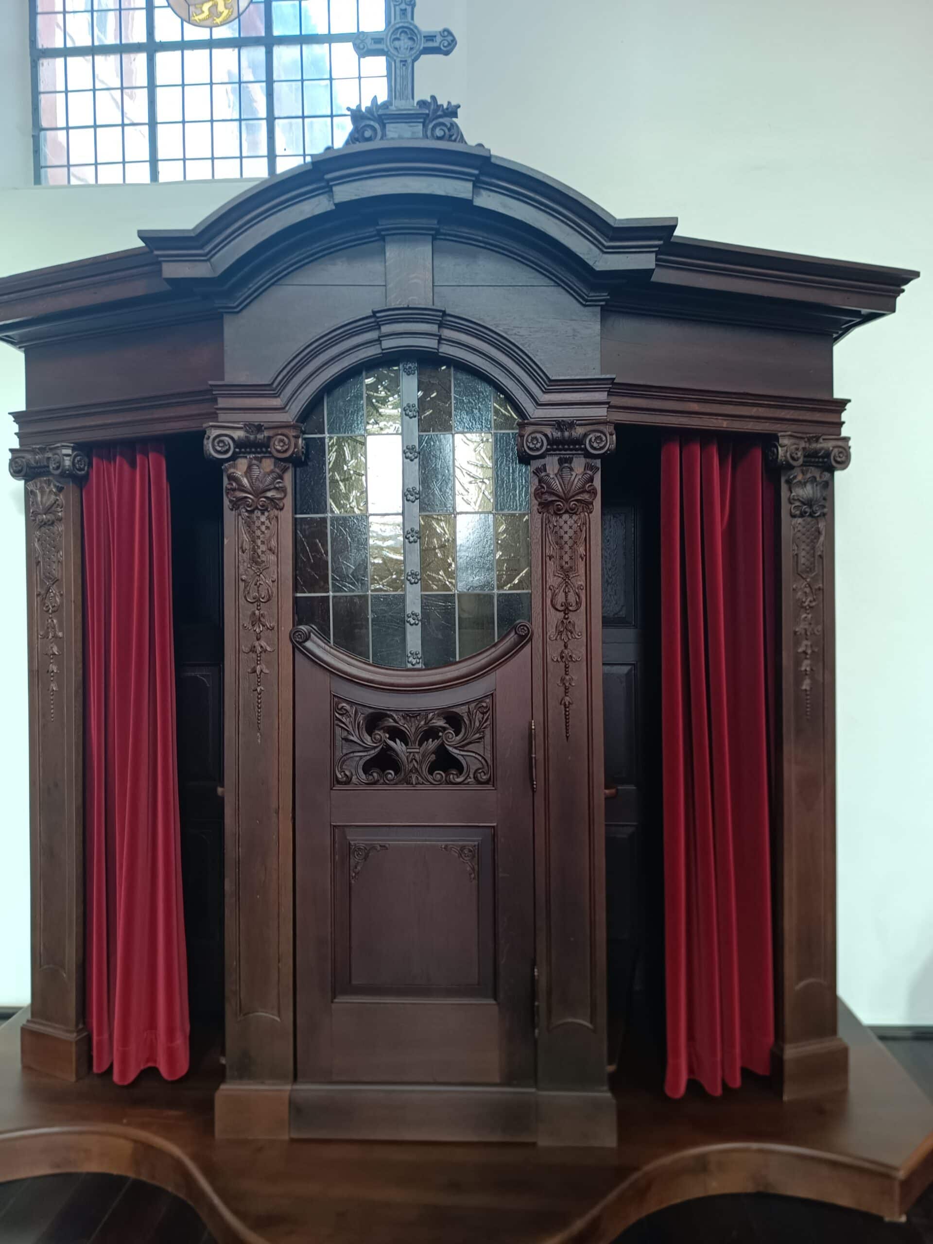 Beichtstuhl – Basilika St. Salvator Prüm