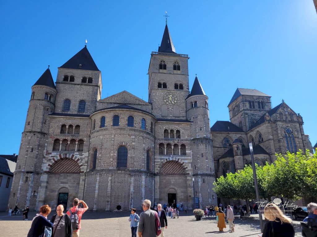 Trier Dom Aussenansicht 4 Wasserzeichen