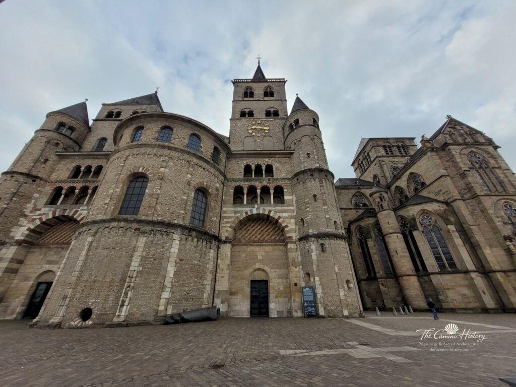 Trier Dom Aussenansicht 7 Wasserzeichen