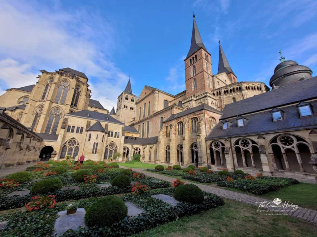 Trier Dom Kreuzgang 2 Wasserzeichen