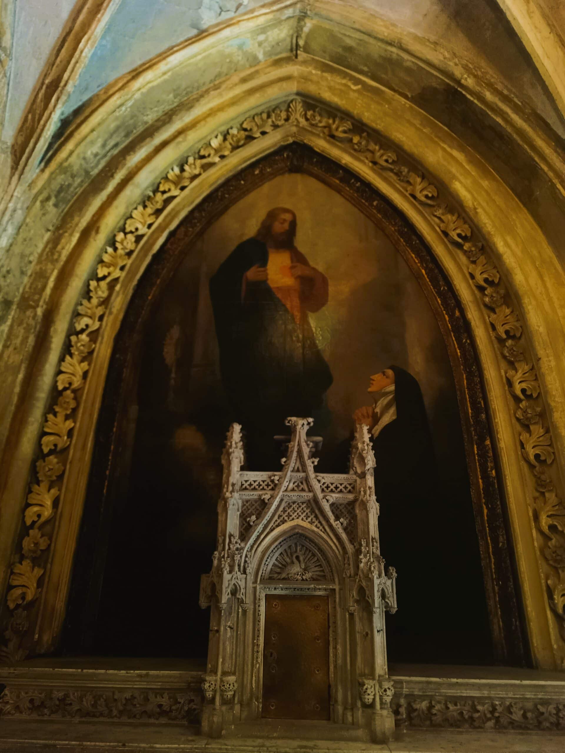 Nischenaltar mit gerahmtem Altarbild in Église Saint-Martin (Metz) – Fotoansicht 1.