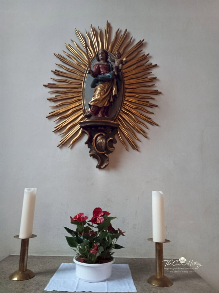 Maria im Strahlenkranz