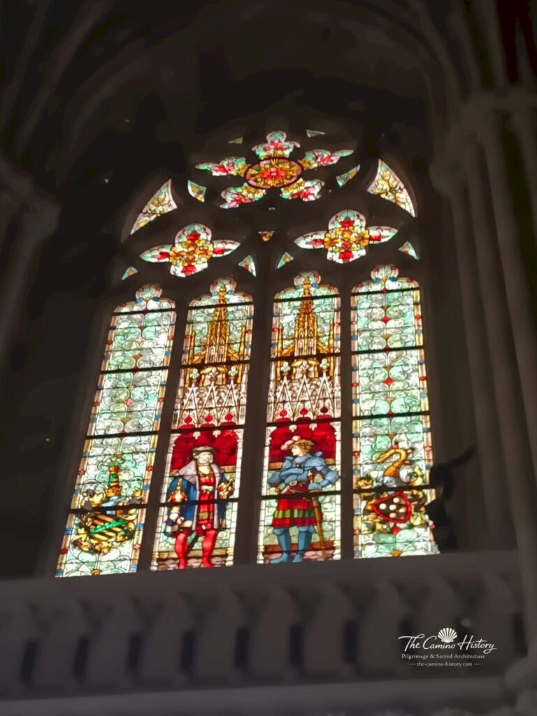 Historisches Glasfenster mit Kurfürst Friedrich dem Weisen von Sachsen und Franz von Sickingen in der Gedächtniskirche der Protestation in Speyer