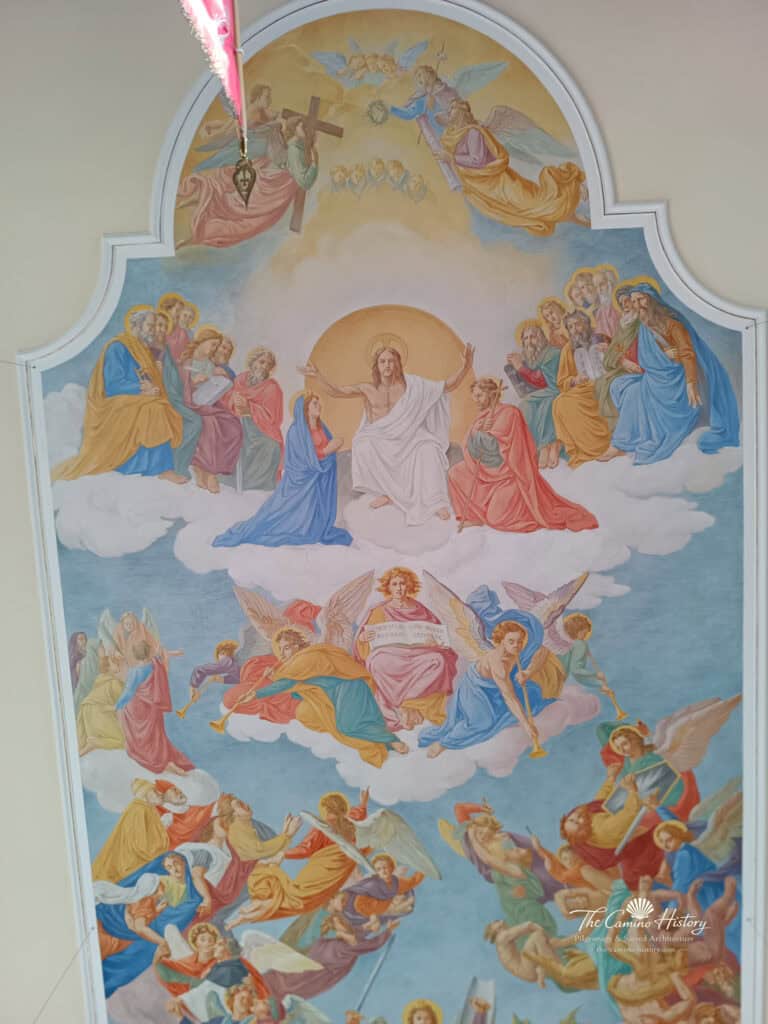 Christus als Weltenrichter mit Maria, Heiligen und Engeln im Deckengemälde von St. Bartholomäus in Fischbach bei Dahn