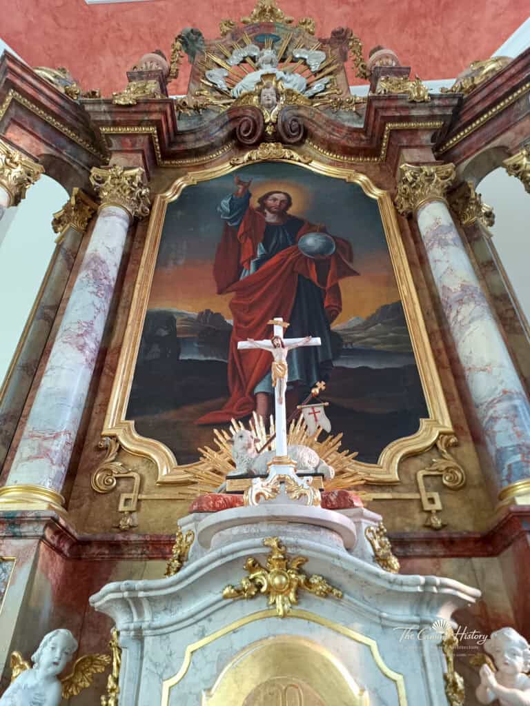 Barocker Hochaltar mit Altargemälde, Tabernakel und Bartholomäusfigur in St. Bartholomäus Fischbach bei Dahn
