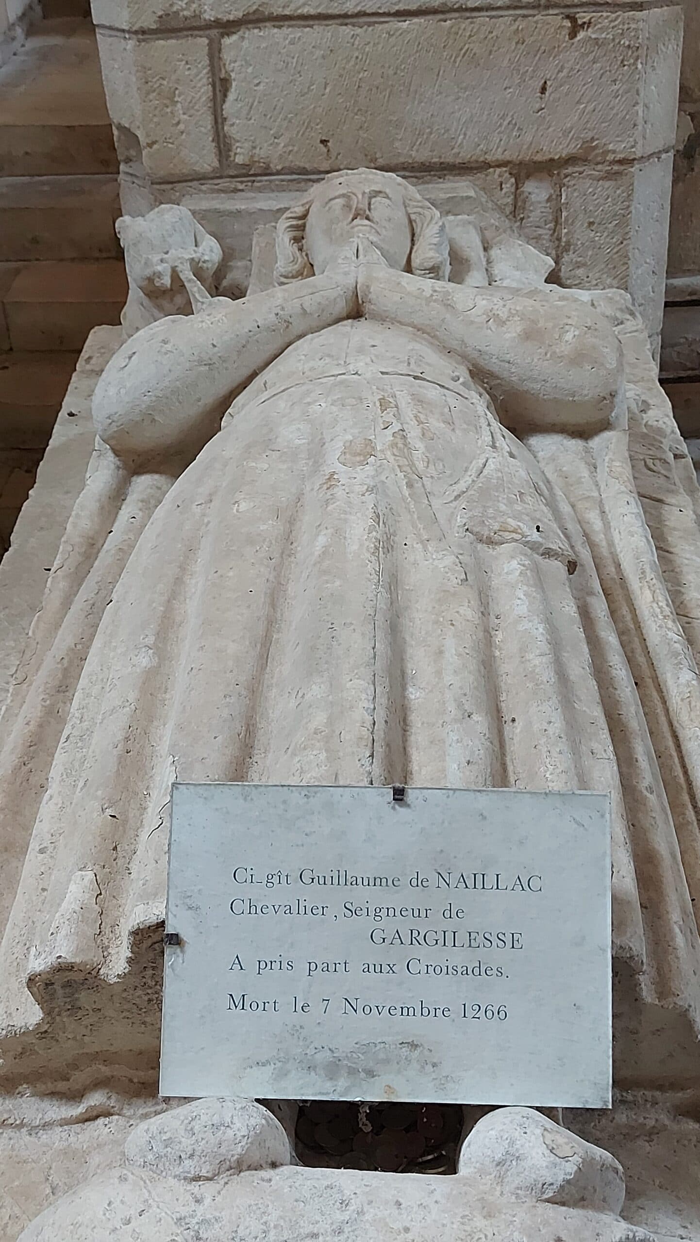 Historisches Grabdenkmal von Guillaume de Naillac in Gargilesse