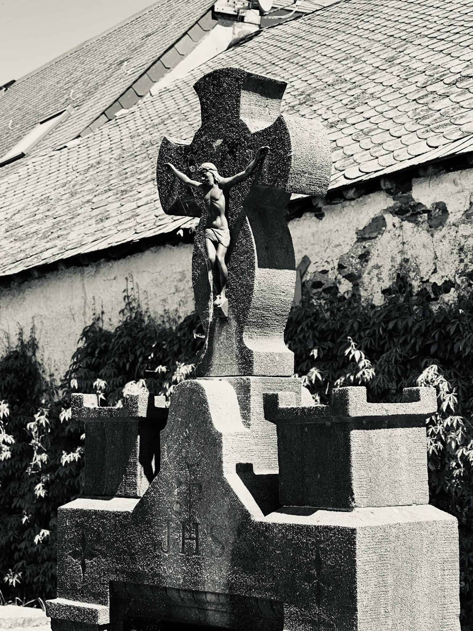 Christusdarstellung – Beho (007) – Friedhof Beho. Darstellung: Christus.