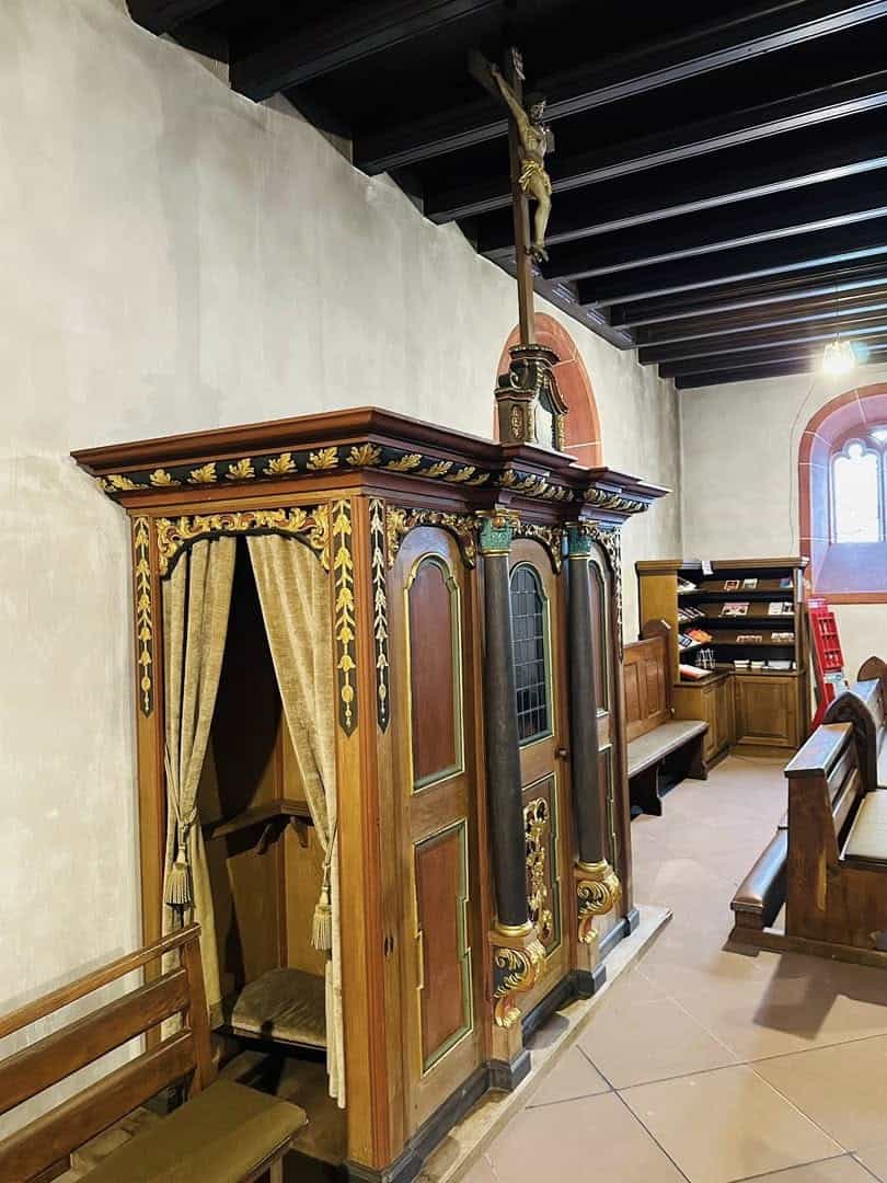 Beichtstuhl – St. Nikolaus, Neuerburg