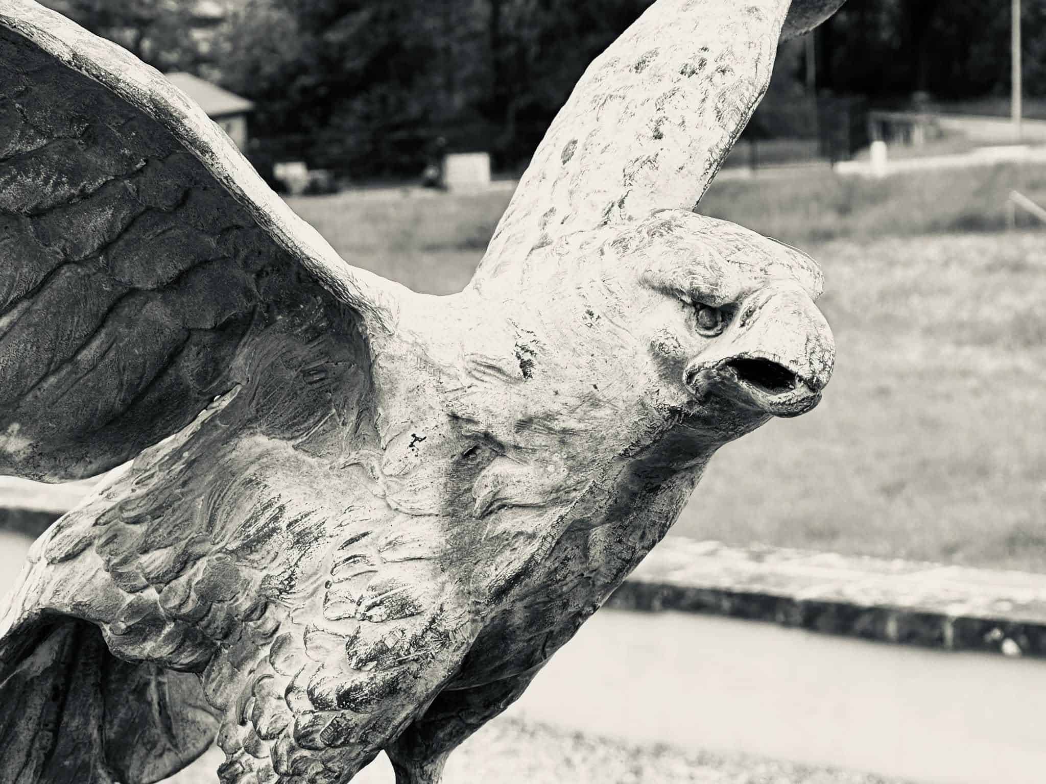 Grabmal und Detail – Beidweiler (026) – Friedhof Beidweiler.
