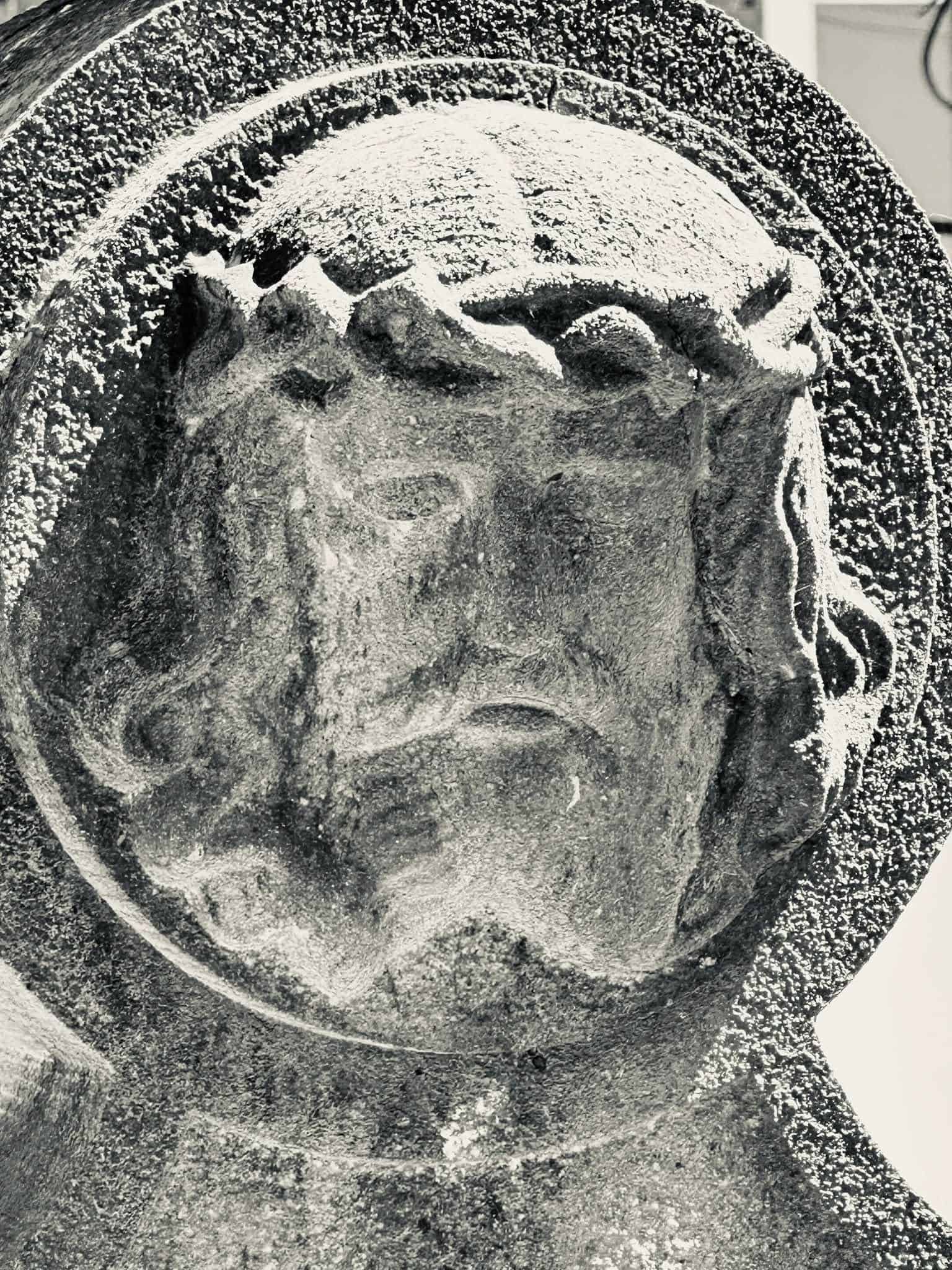 Christusdarstellung – Beho (017) – Friedhof Beho. Darstellung: Christus.