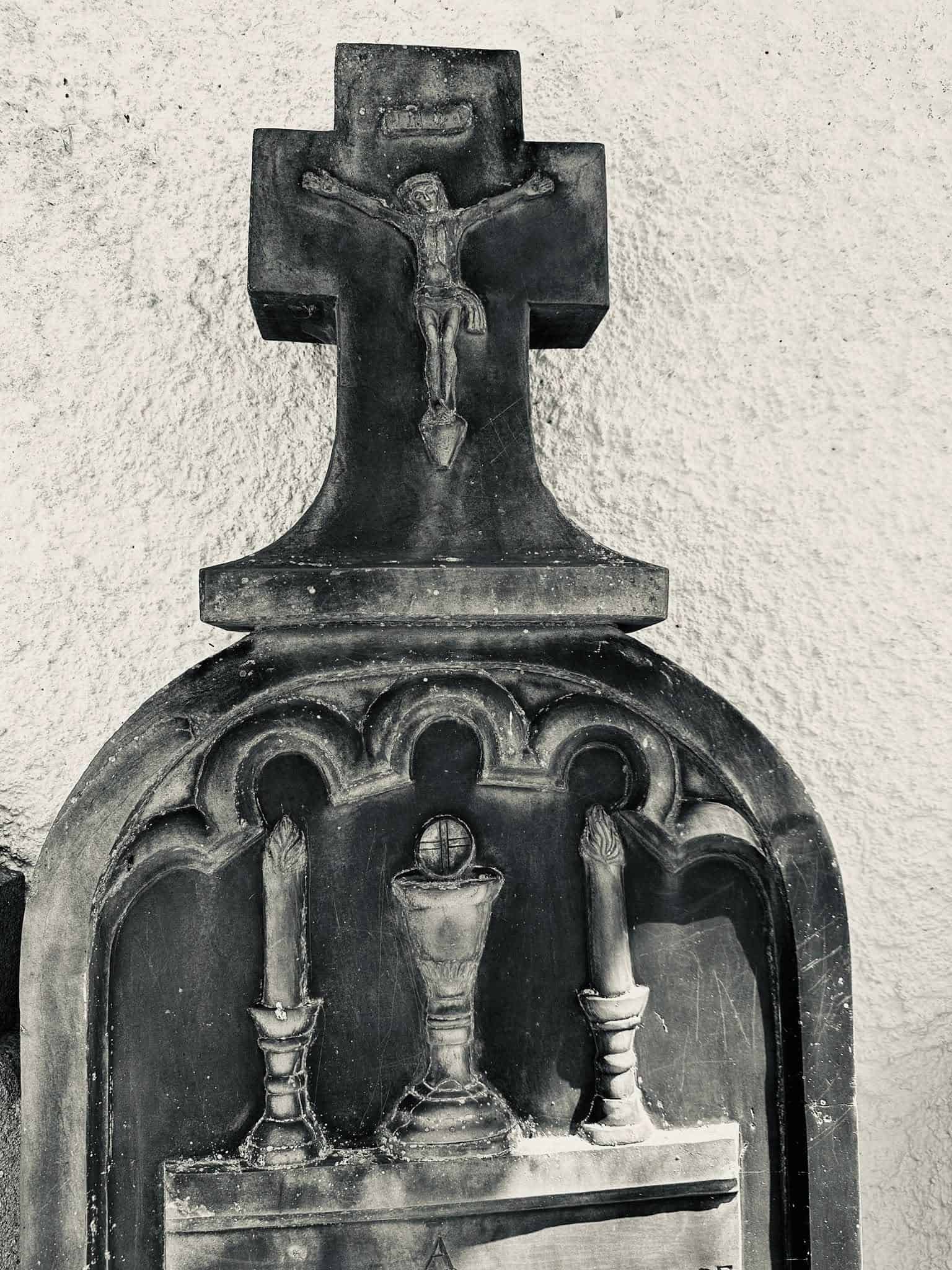 Christusdarstellung – Beho (024) – Friedhof Beho. Darstellung: Christus.