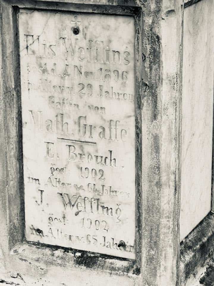 Grabmal und Detail – Grevenmacher (004) – Friedhof Grevenmacher.