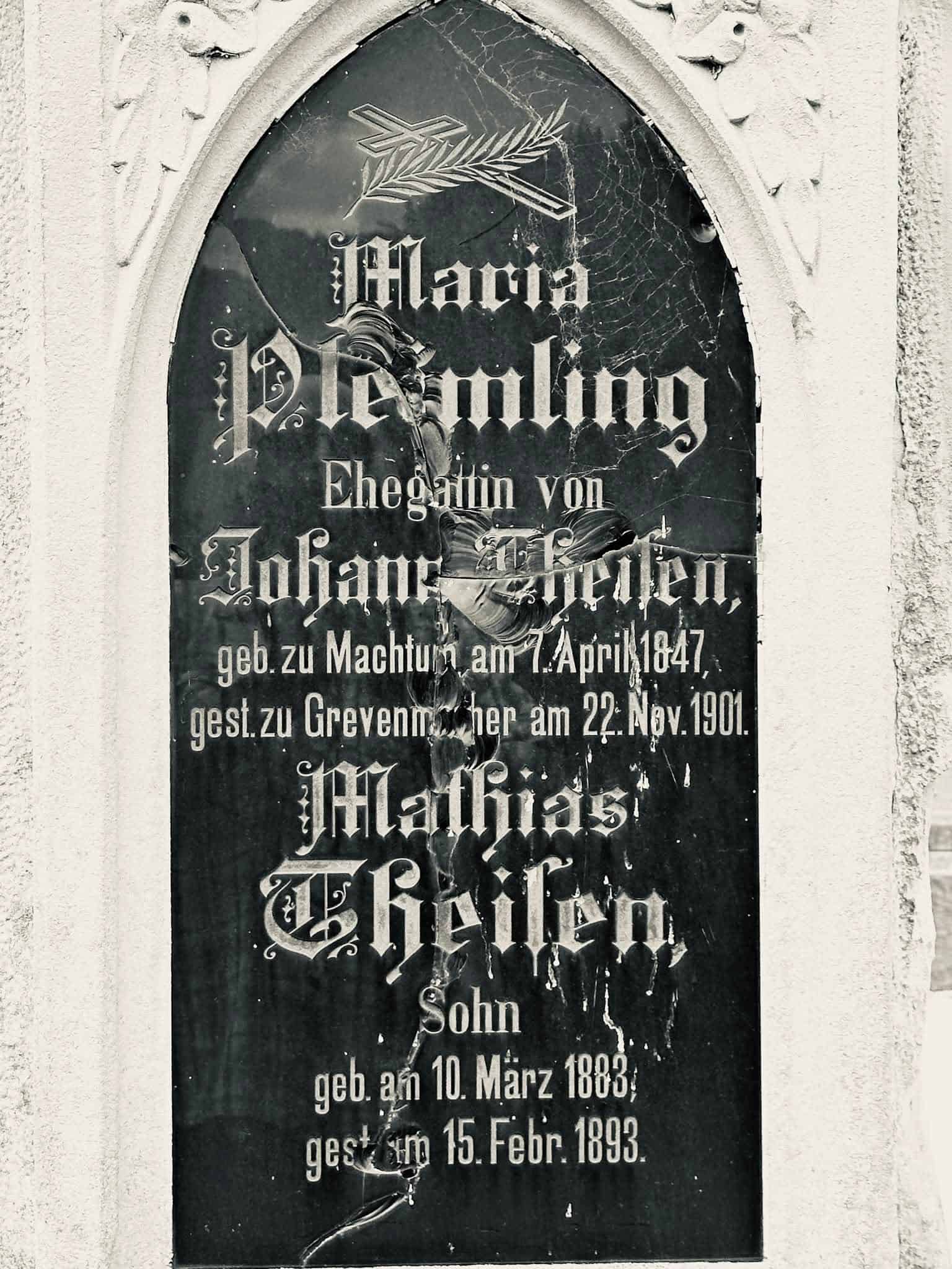 Grabmal und Detail – Grevenmacher (010) – Friedhof Grevenmacher.