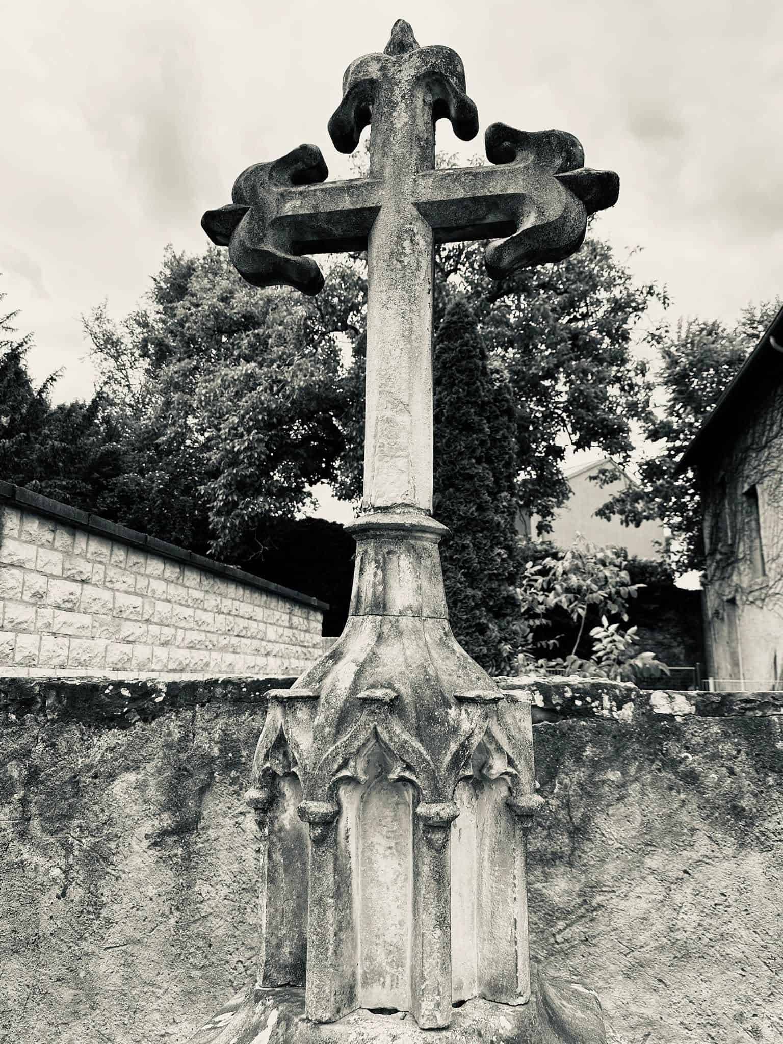Christusdarstellung – Grevenmacher (025) – Friedhof Grevenmacher. Darstellung: Christus.