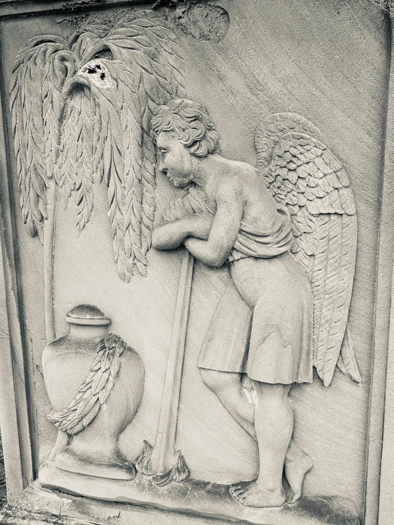 Kinderfigur – Grevenmacher (079) – Friedhof Grevenmacher. Darstellung: Kind.