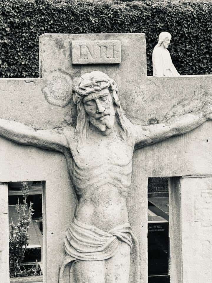 Christusdarstellung – Grevenmacher (087) – Friedhof Grevenmacher. Darstellung: Christus.
