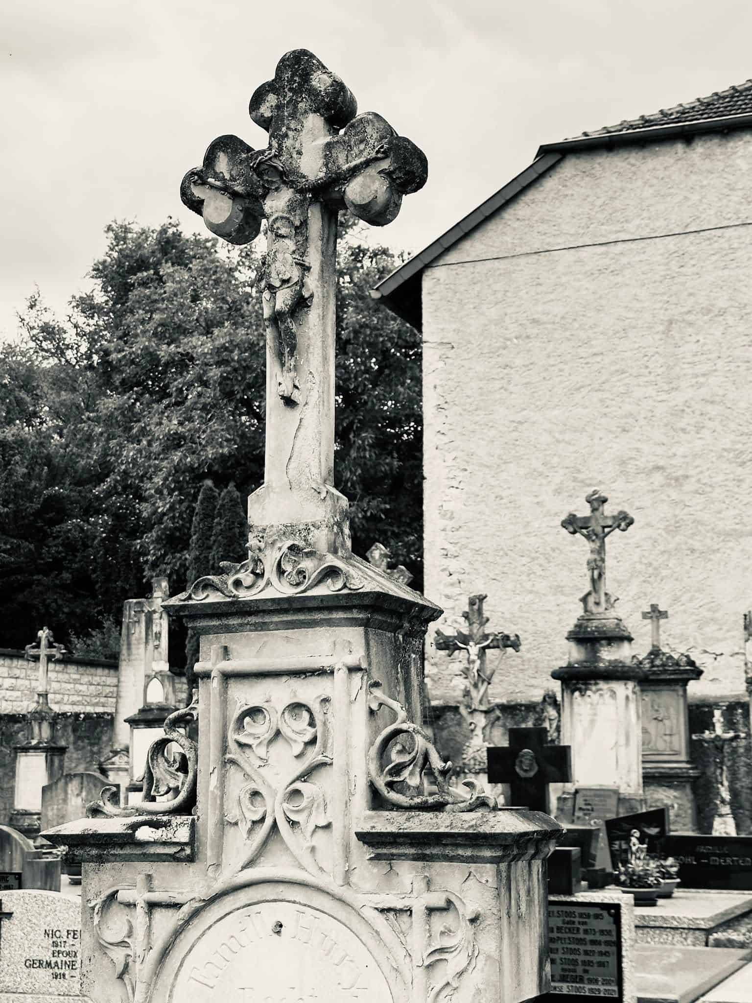 Grabmalaufnahme – Grevenmacher (089) – Friedhof Grevenmacher.