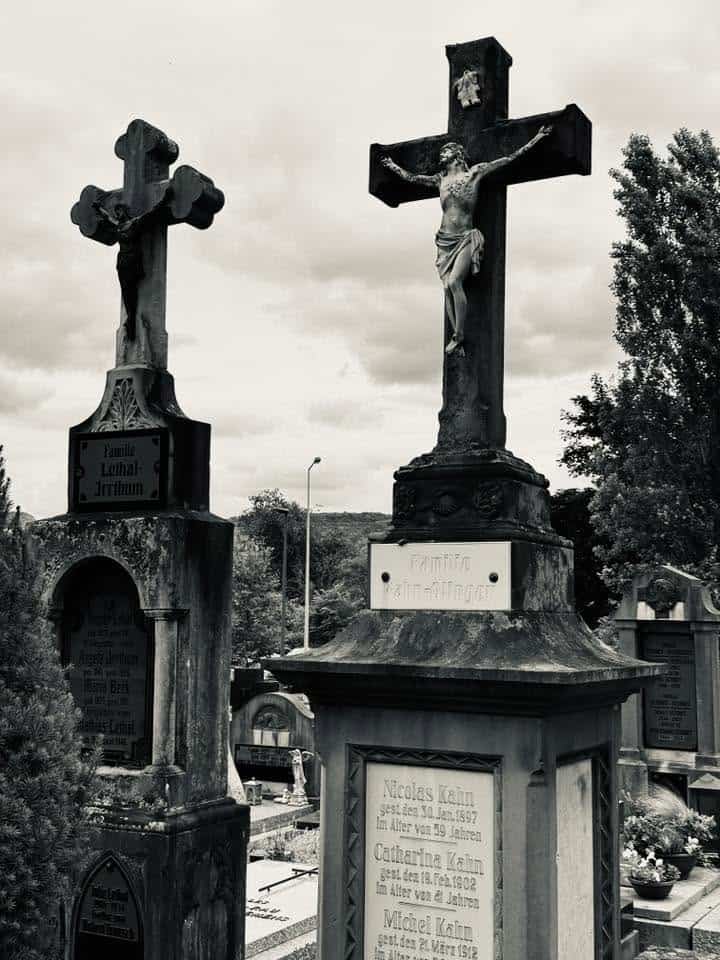Grabmalaufnahme – Grevenmacher (097) – Friedhof Grevenmacher.