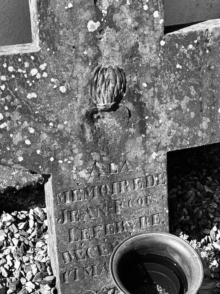 Grabmalaufnahme – Longchamps (006) – Friedhof Longchamps.