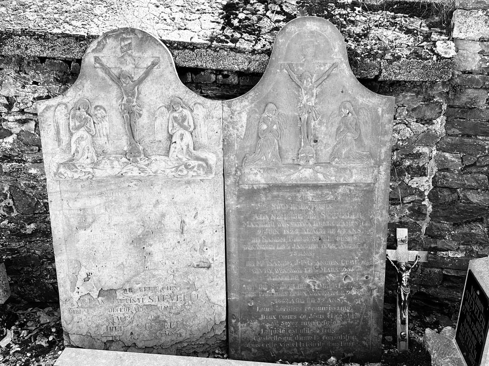 Grabmalaufnahme – Longchamps (009) – Friedhof Longchamps.