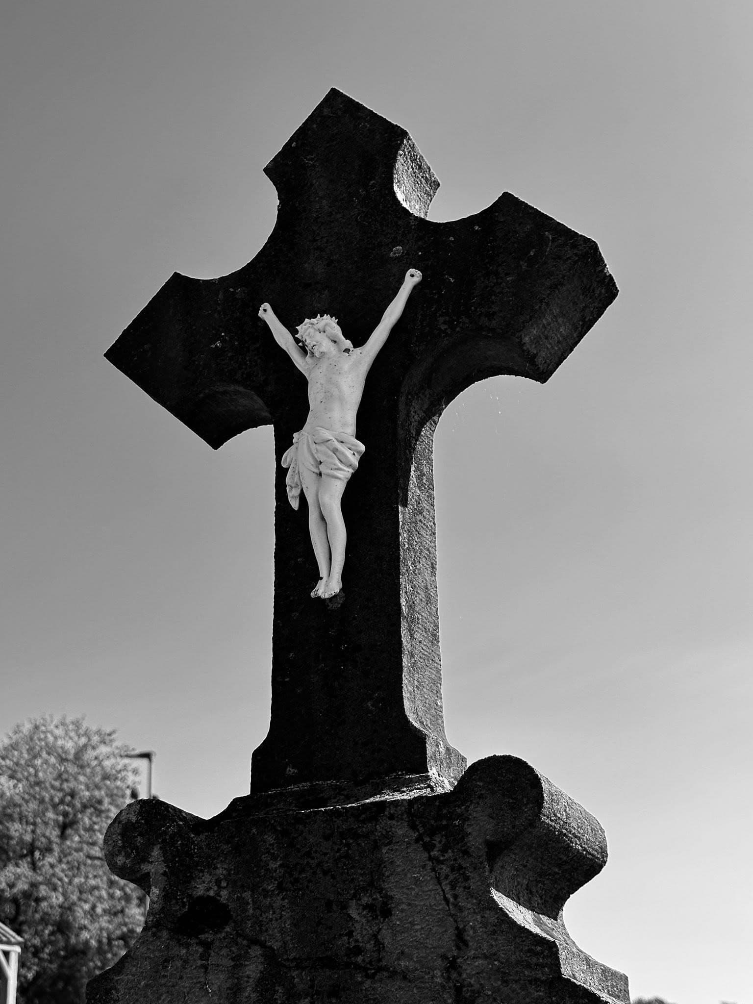 Christusdarstellung – Longchamps (036) – Friedhof Longchamps. Darstellung: Christus.