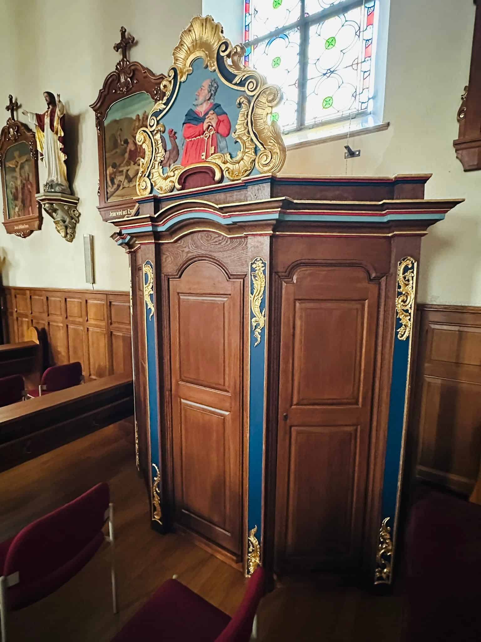Verzierter Beichtstuhl – Heffingen