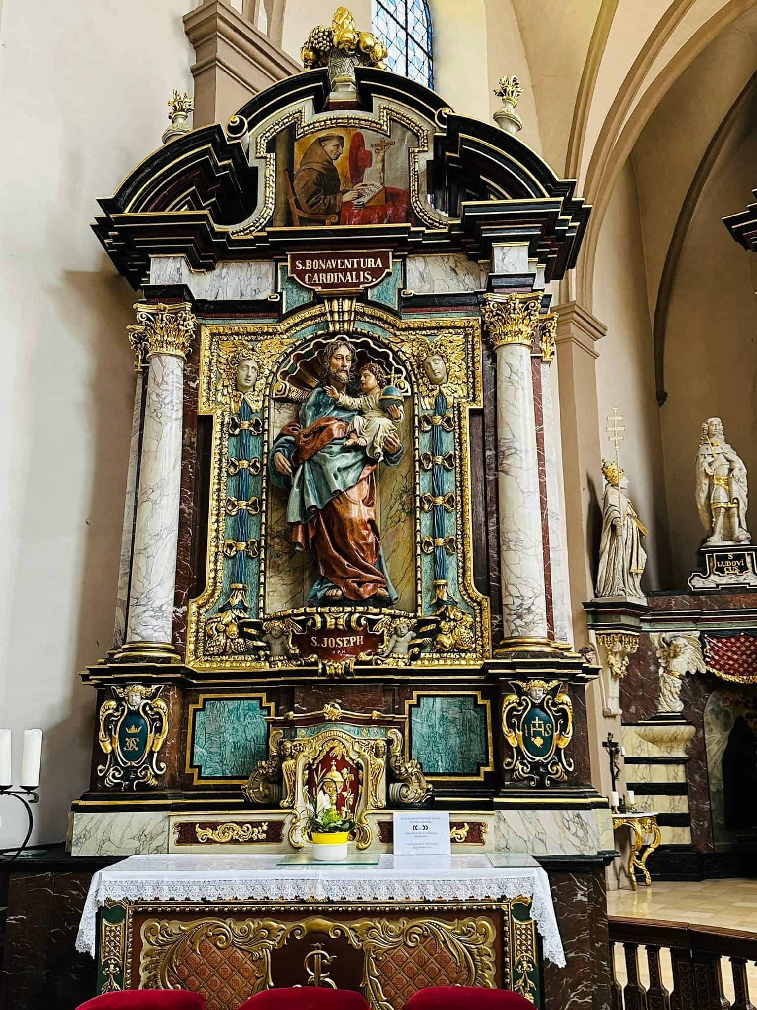 Barocker Seitenaltar mit Petrus von Alcantara in St. Johann auf dem Stein (Luxemburg-Grund) – Fotoansicht 1.