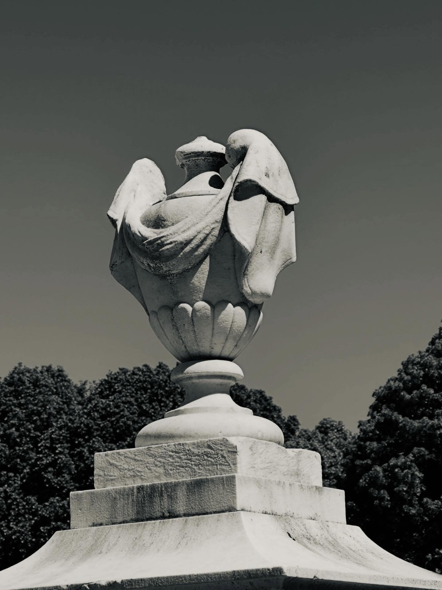 Grabmal und Detail – Sankt Vith (005) – Friedhof Sankt Vith.