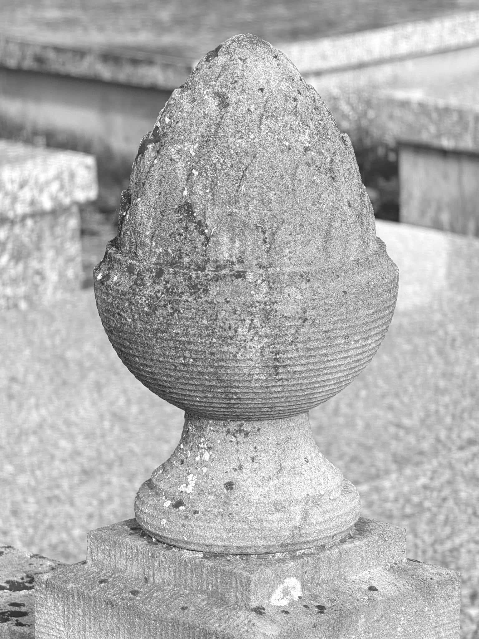Grabmal und Detail – Ermsdorf (006) – Friedhof Ermsdorf.