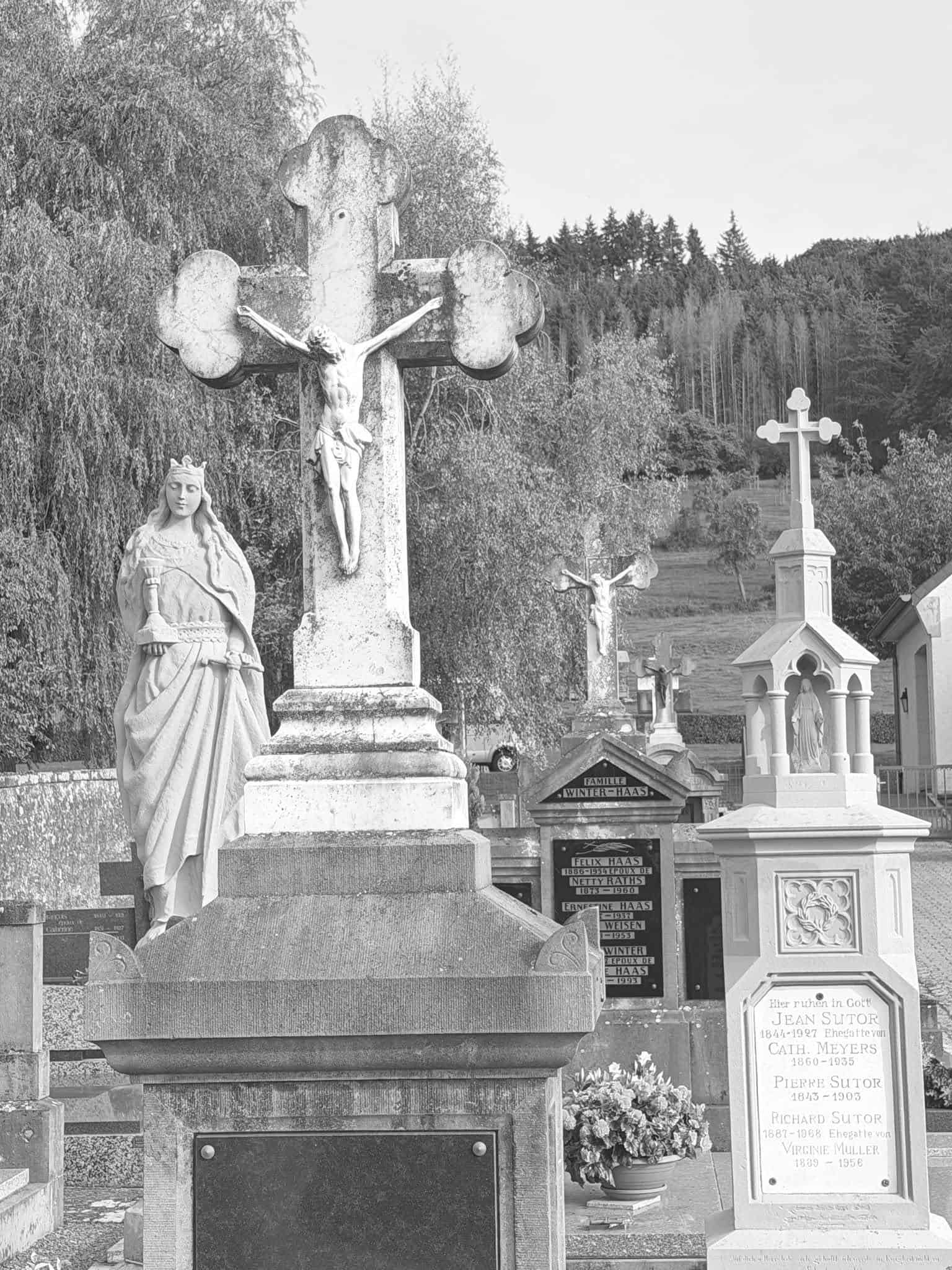 Christusdarstellung – Ermsdorf (009) – Friedhof Ermsdorf. Darstellung: Christus.