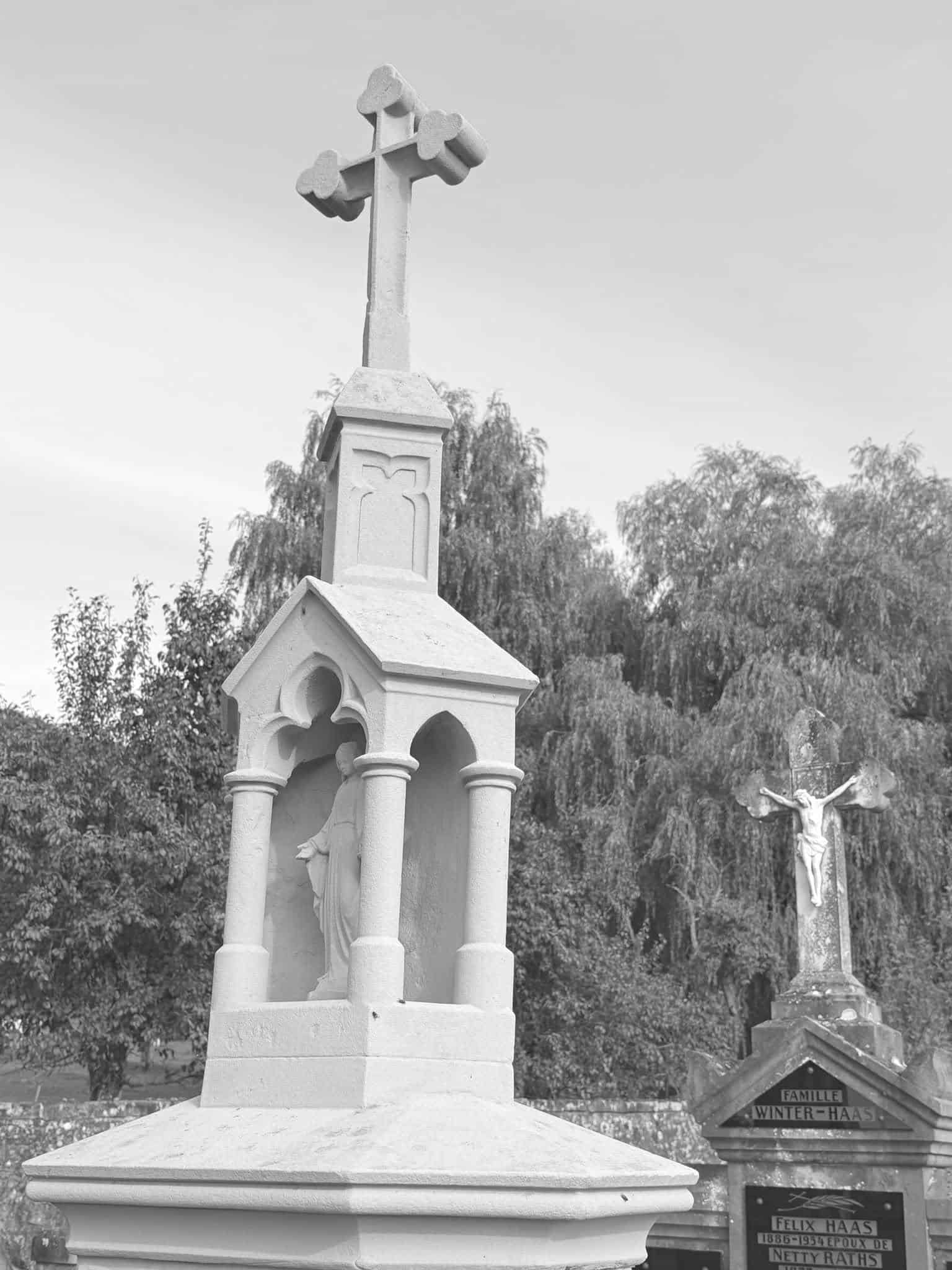 Grabmalaufnahme – Ermsdorf (013) – Friedhof Ermsdorf.