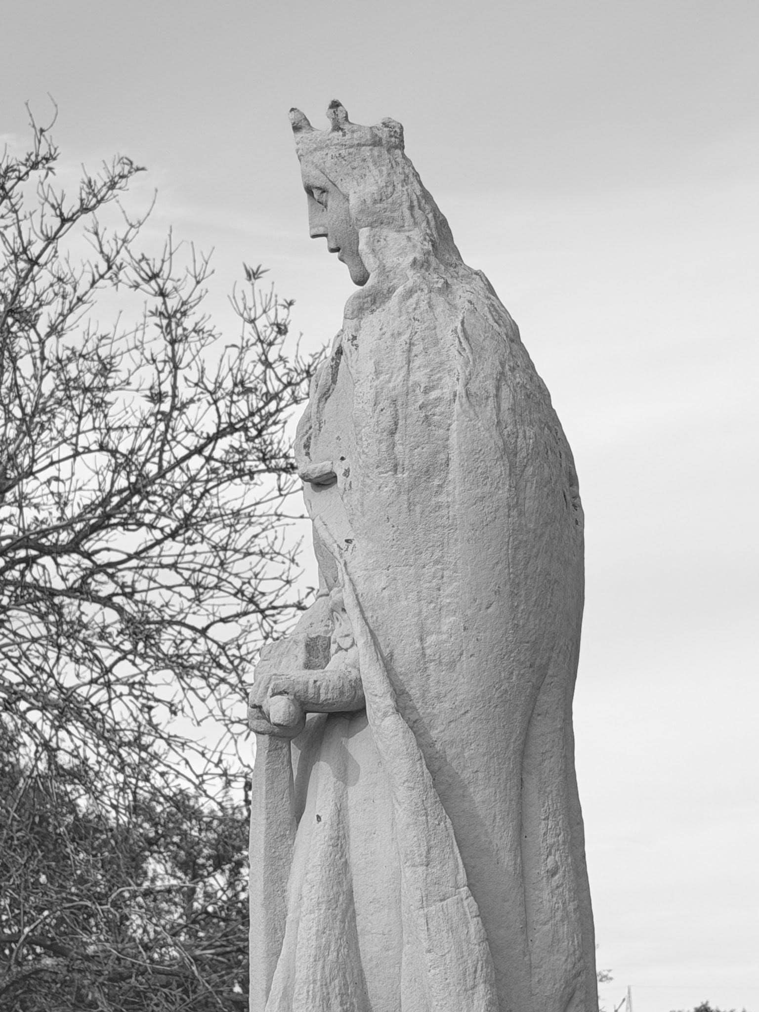 Frauenfigur – Ermsdorf (016) – Friedhof Ermsdorf. Darstellung: Frau, Maria.