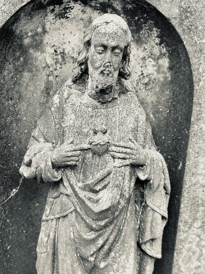 Christusdarstellung – Troine (002) – Alter Friedhof Troine. Darstellung: Christus.