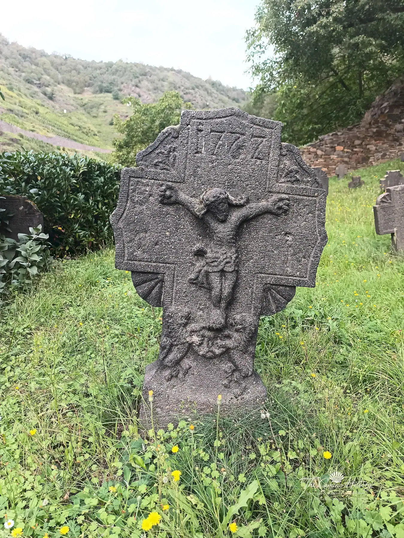 Grabmalaufnahme – Alken – Alken - Sankt Michaels Kapelle.
