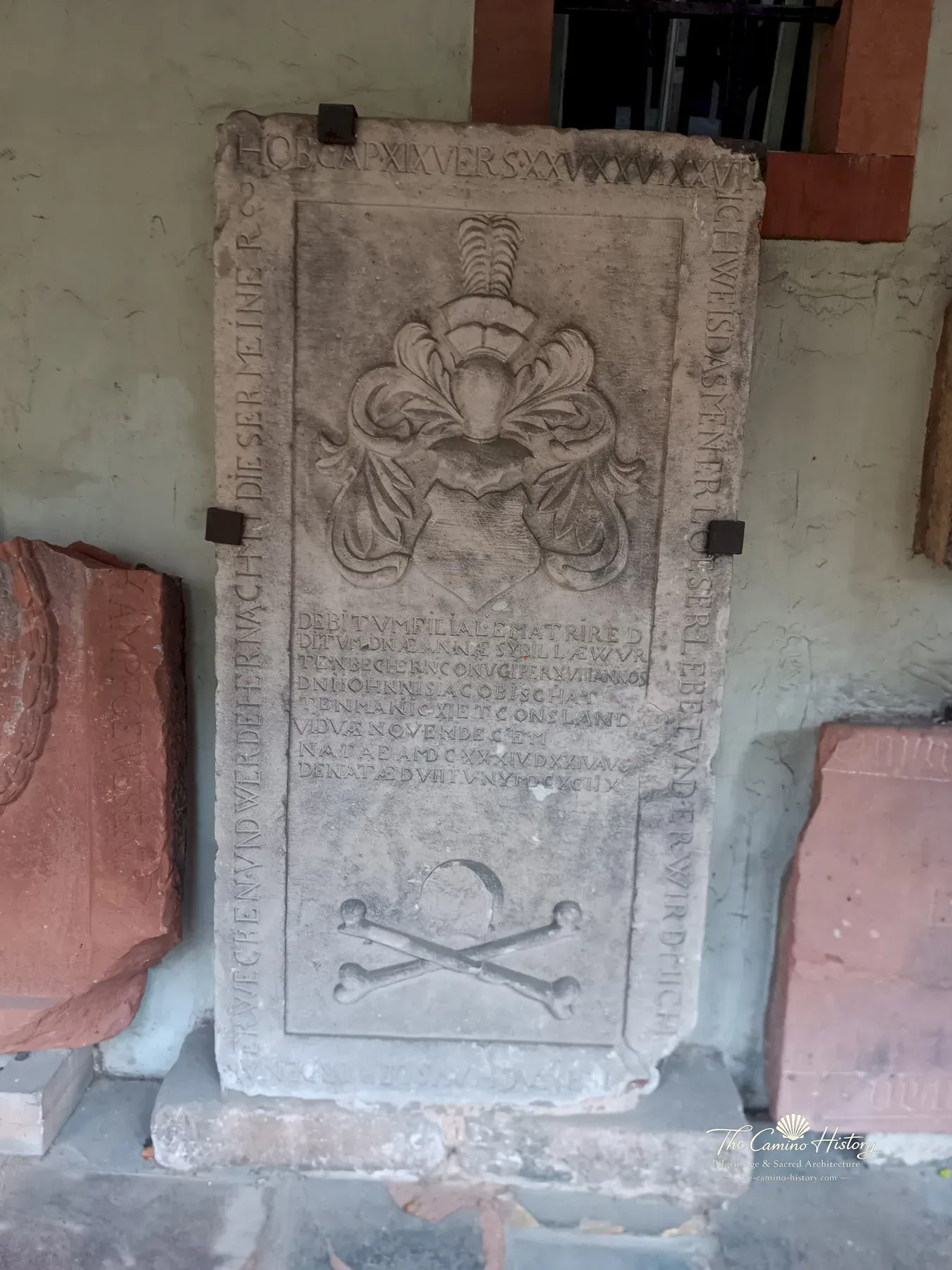 Grabmalaufnahme – Landau – Landau – Kath. Pfarrkirche Heilig Kreuz (ehem. Augustinerkloster).