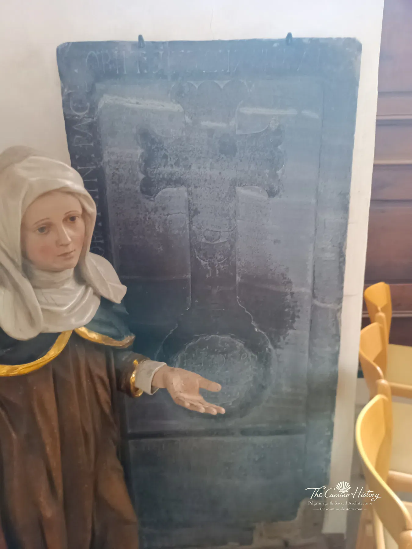 Grabmalaufnahme – Prüm – Prüm - Basilika St Salvator. Darstellung: Frau.