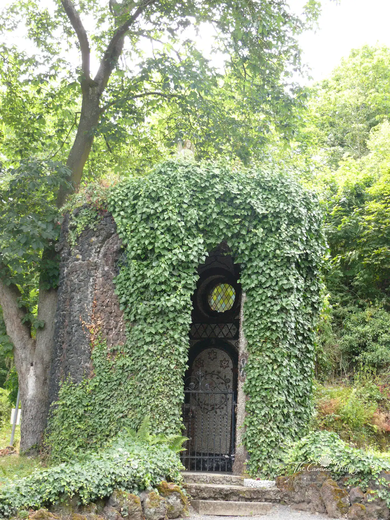 Grabmalaufnahme – Remagen – Remagen - Apollinariskirche.