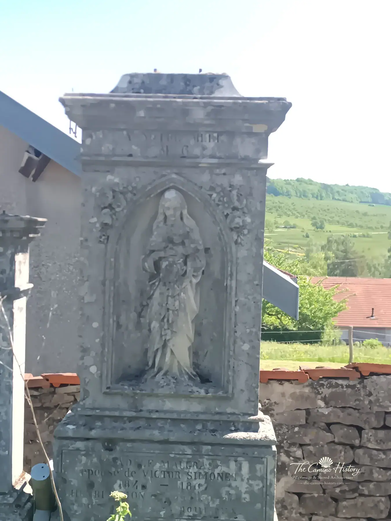 Grabmalaufnahme – Rouvres la Chétive – Rouvres la Chétive - Église Saint Maurice.