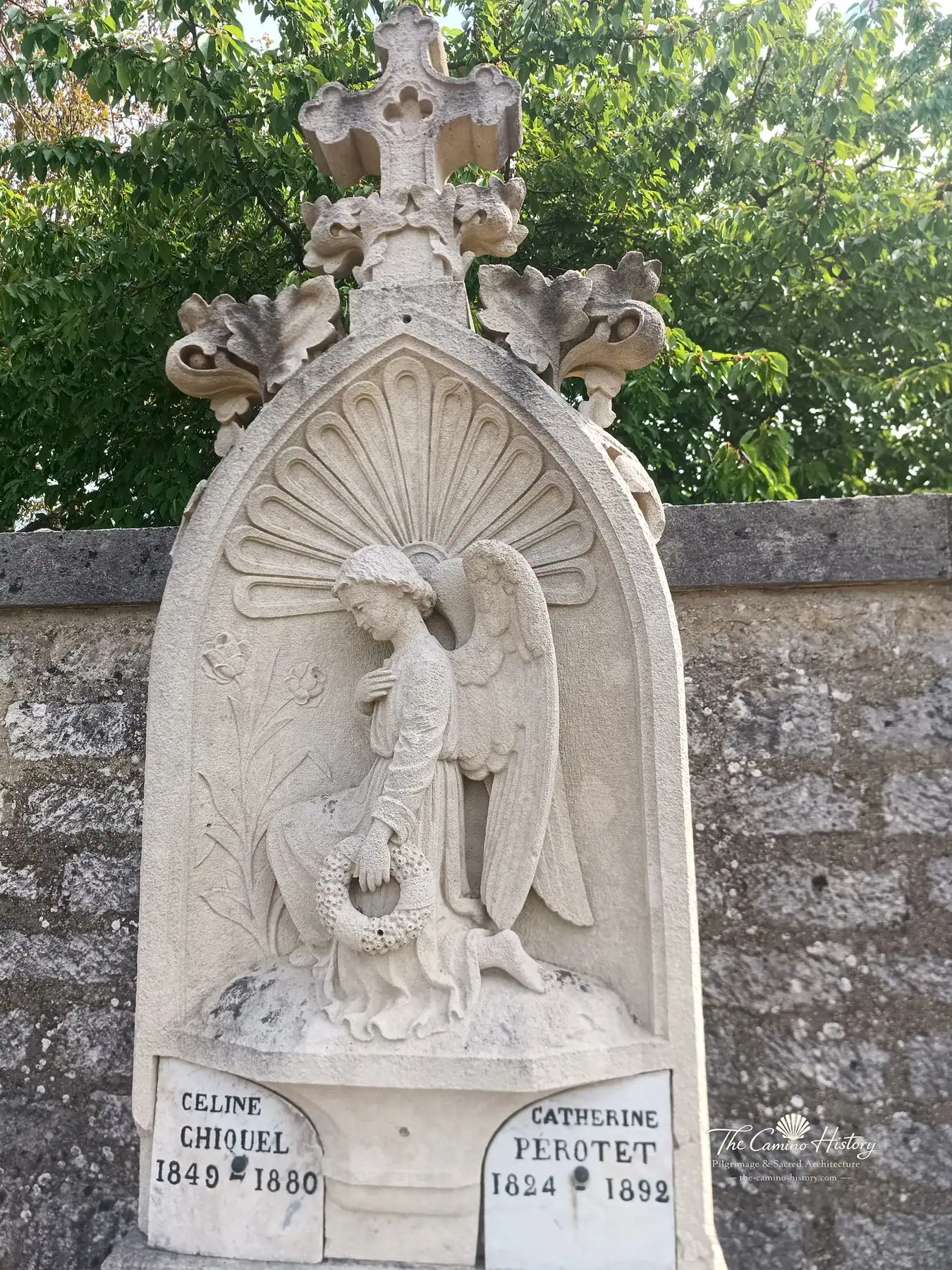Grabmalaufnahme – Taillancourt – Taillancourt - Église Saint-Gengoult. Darstellung: Engel.